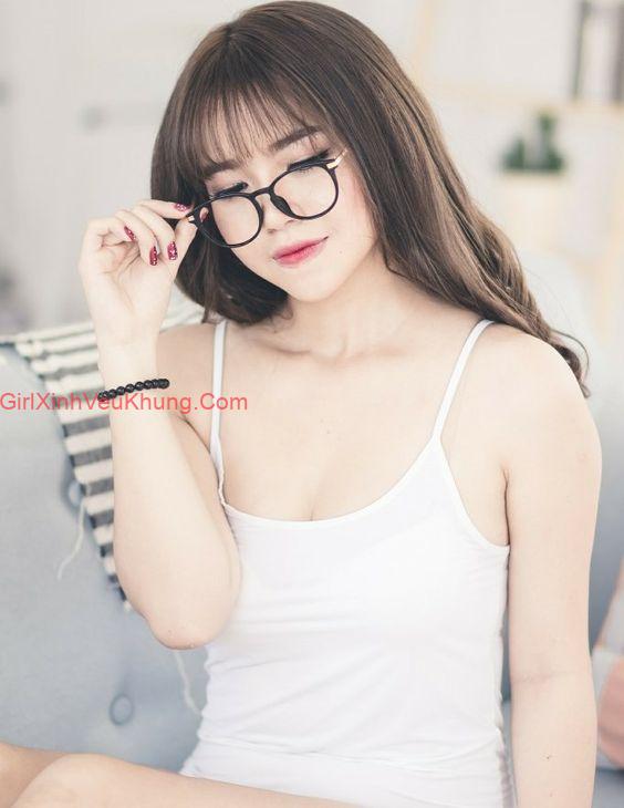 BST gái xinh đeo kính nỏn nà chất ngất ngây